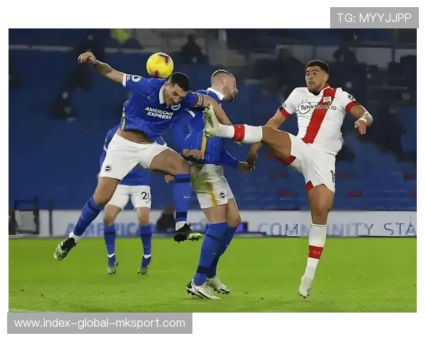 西汉姆利用反击威胁让比赛悬念丛生