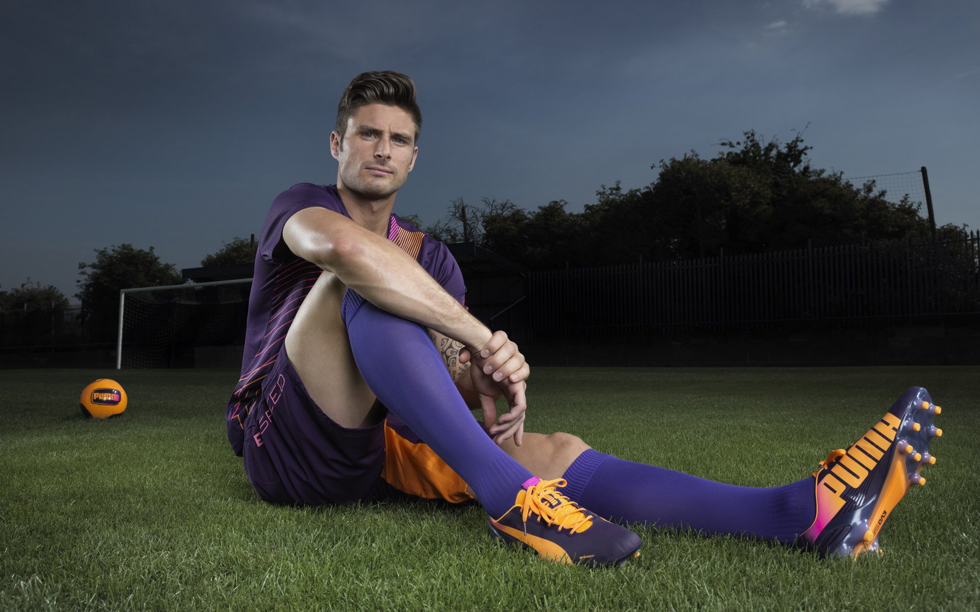 地方青训俱乐部设立公开选拔营发掘更多潜力球员，青训出名的俱乐部