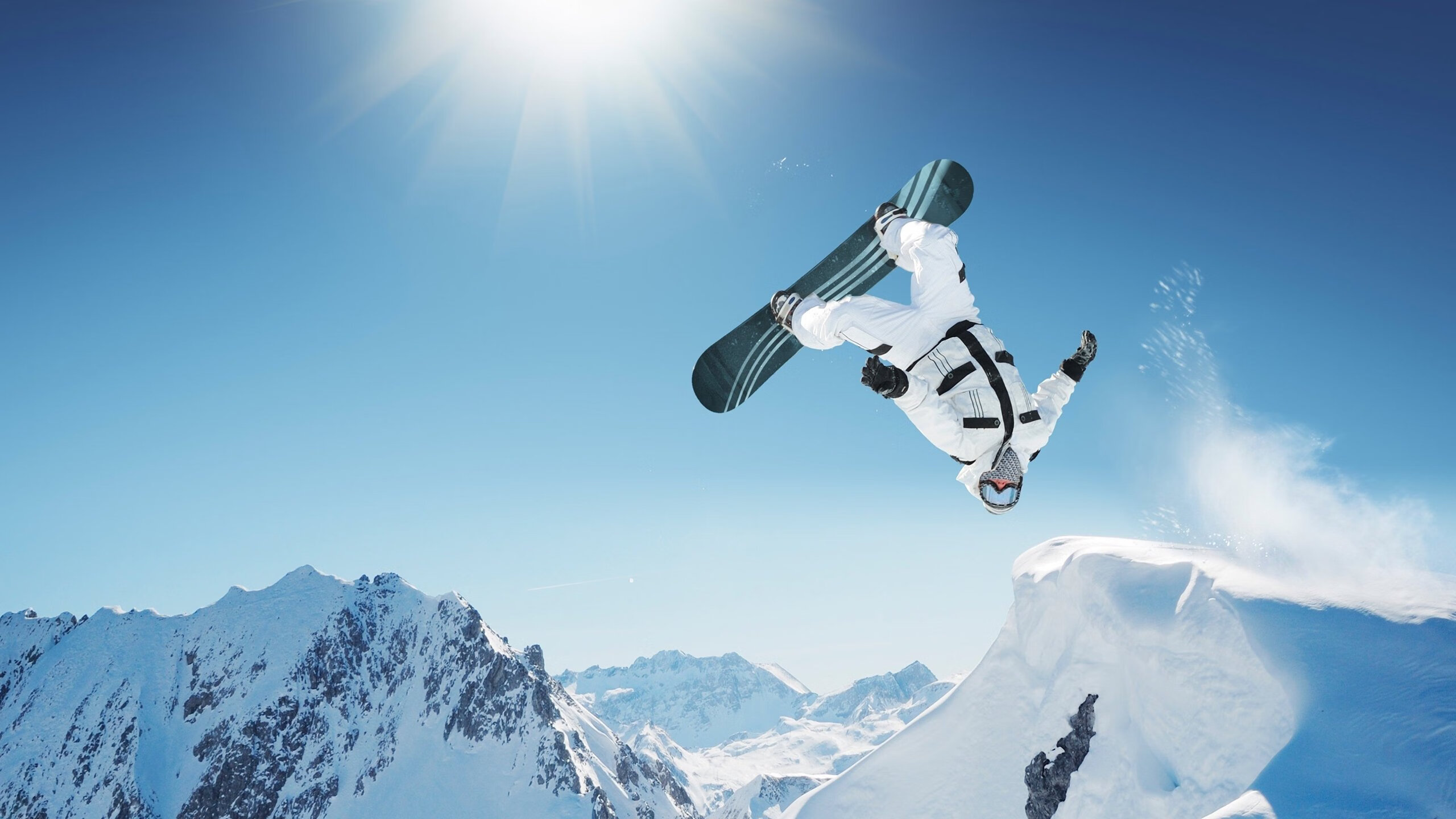 热刺后防线站位改进明显提升稳定性，热刺防守